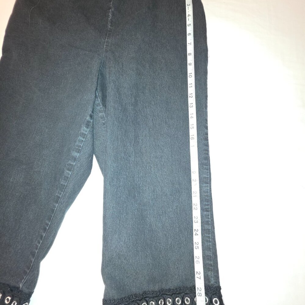 Alfred Dunner Women's Capri Pants - Picture 6 of 7
